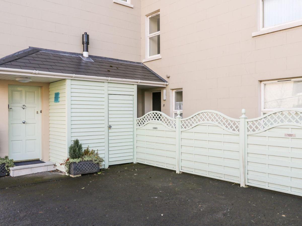 Sea Breeze Apartment Ballycastle Exterior photo